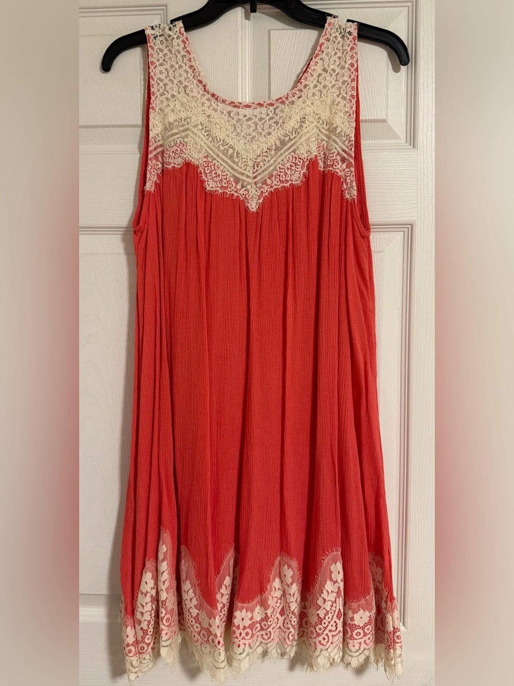 Umgee Coral Dress with Ivory Lace Overlay - Picture 1 of 3